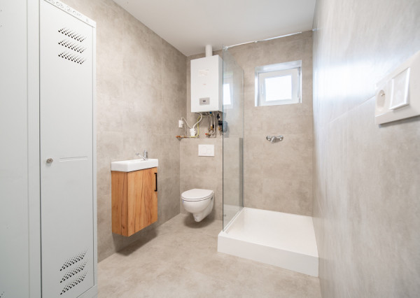 Na prenájom komerčné priestory v centre obce Veľké Leváre