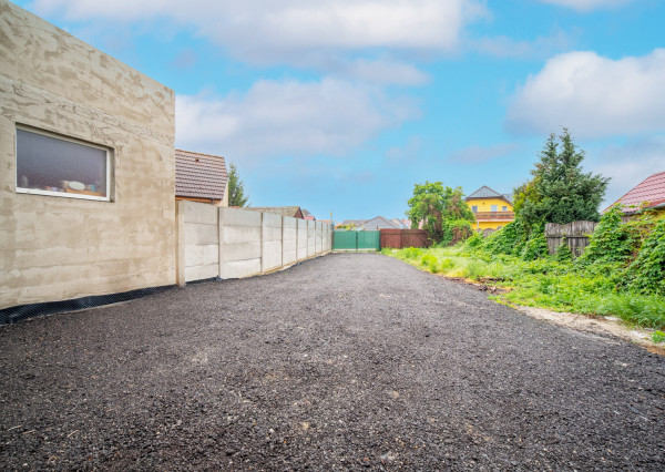 Na prenájom komerčné priestory v centre obce Veľké Leváre