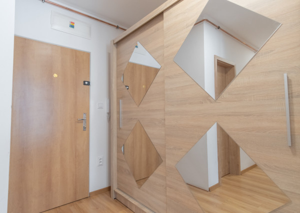 Na predaj 1-izbový byt s parkovacím miestom v Poprade