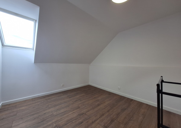 Na prenájom kompletne zrekonštruovaný 4-izbový byt v Tepličke nad Váhom