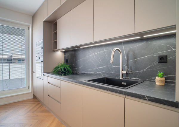 Na prenájom kompletne zariadený 2-izbový byt v Stupave