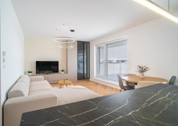 Na prenájom kompletne zariadený 2-izbový byt v Stupave