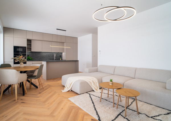 Na prenájom kompletne zariadený 2-izbový byt v Stupave