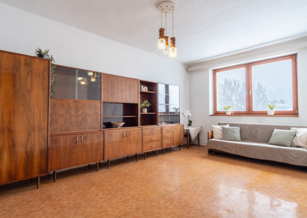 REZERVOVANÉ: Na predaj útulný 2-izbový byt v malebných Hybiach v pokojnej lokalite