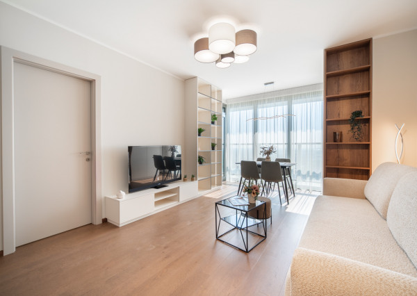 Na prenájom 2-izbový byt so šatníkom v Eurovea Tower – Bratislava