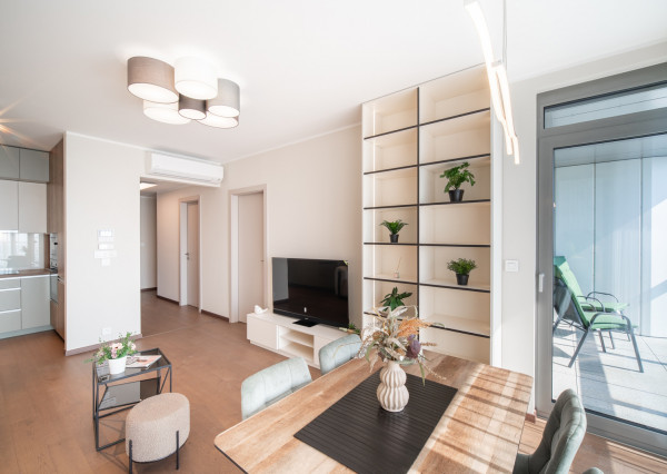 Na prenájom 2-izbový byt so šatníkom v Eurovea Tower – Bratislava