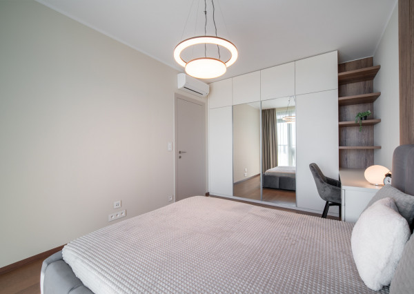 Na prenájom 2-izbový byt so šatníkom v Eurovea Tower – Bratislava