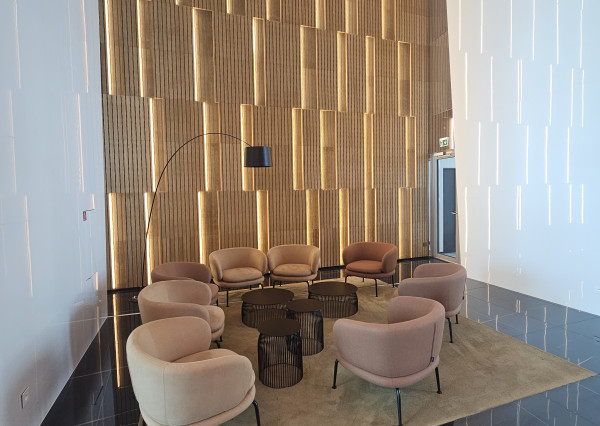 Na prenájom 2-izbový byt so šatníkom v Eurovea Tower – Bratislava