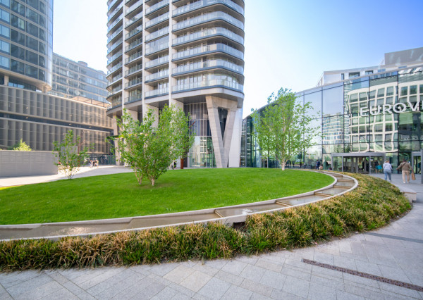 Na prenájom 2-izbový byt so šatníkom v Eurovea Tower – Bratislava