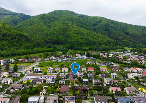 Na predaj 3-izbový byt s terasou, predzáhradkou a parkovacím miestom v obci Lipovec