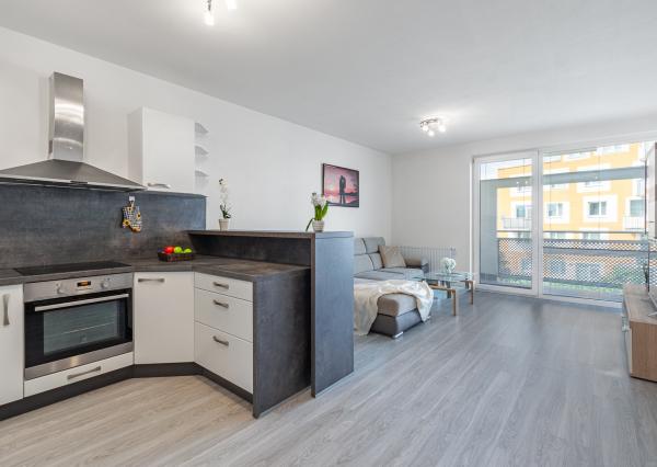 Na prenájom priestranný 2-izbový byt v Devínskej novej Vsi