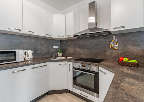 Na prenájom priestranný 2-izbový byt v Devínskej novej Vsi