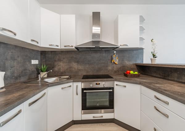 Na prenájom priestranný 2-izbový byt v Devínskej novej Vsi