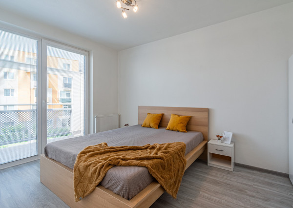 Na prenájom priestranný 2-izbový byt v Devínskej novej Vsi