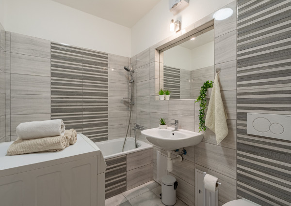 Na prenájom priestranný 2-izbový byt v Devínskej novej Vsi