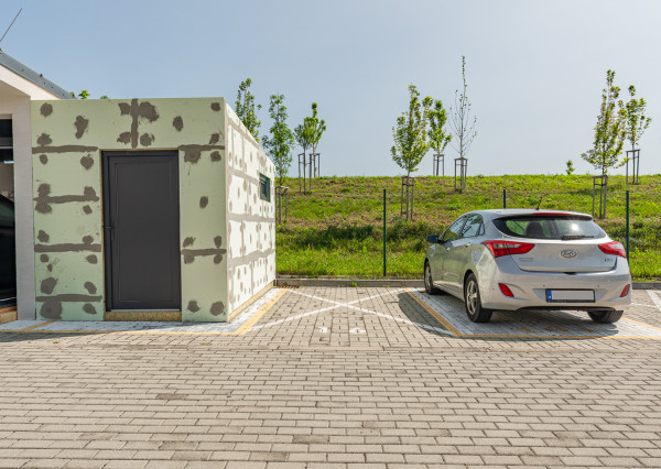 Na prenájom priestranný 2-izbový byt v Devínskej novej Vsi