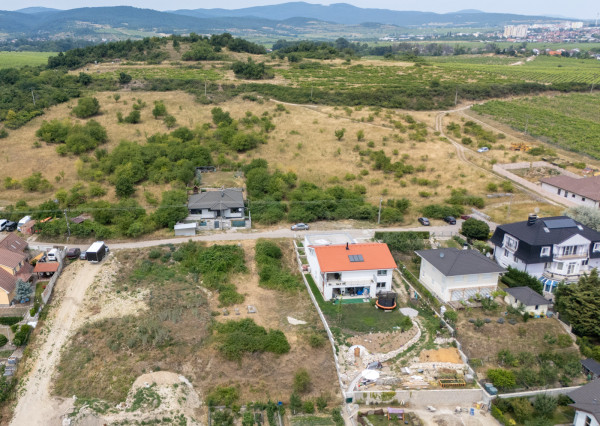 Na predaj pozemok vo viniciach v Pezinku - Grinava