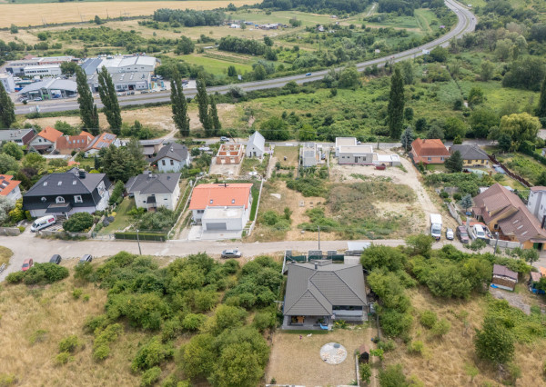 Na predaj pozemok vo viniciach v Pezinku - Grinava