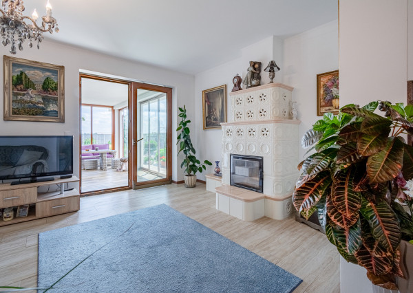 Na predaj priestranný 4-izbový rodinný dom v obci Vieska