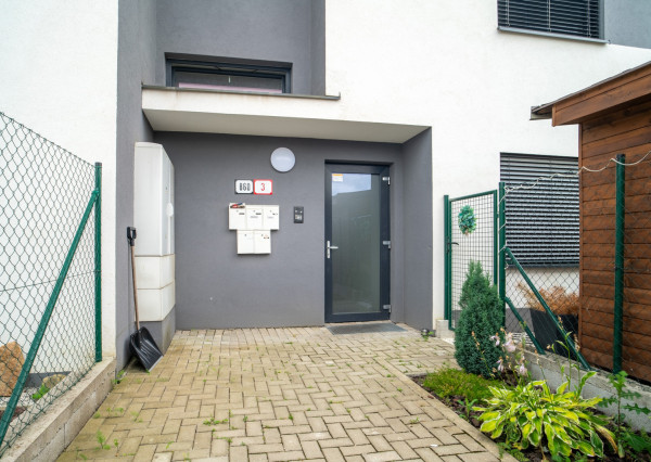 REZERVOVANÉ: Na predaj moderný 2-izbový byt v Kostolišti