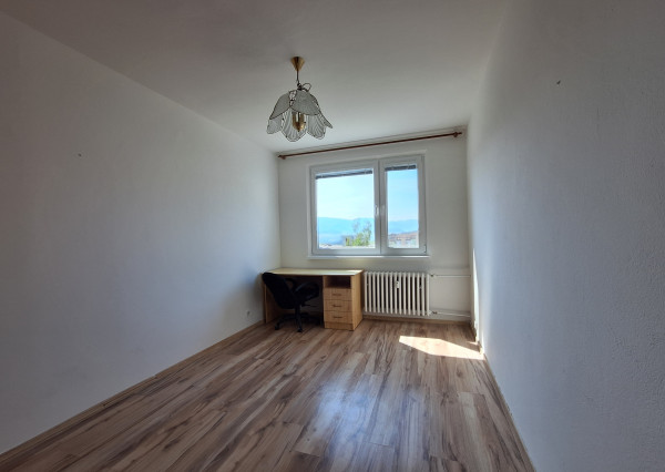 Na predaj 3-izbový byt s loggiou na sídlisku Hájik v Žiline