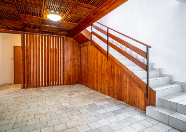 Na prenájom 5-izbový rodinný dom s udržiavanou záhradou v bratislavskej časti Kramáre