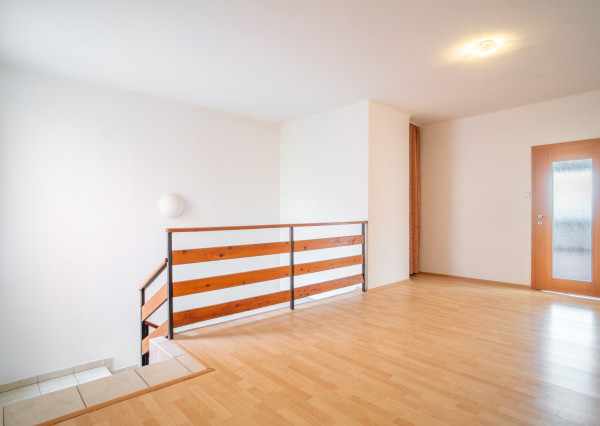 Na prenájom 5-izbový rodinný dom s udržiavanou záhradou v bratislavskej časti Kramáre