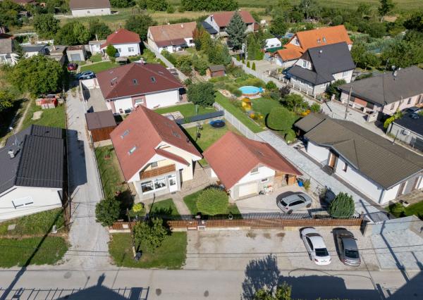 Na predaj rodinný dom s garážou v tichej časti Serede