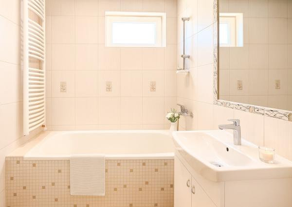 Na predaj kompletne zariadený 3-izbový byt v Rakovej