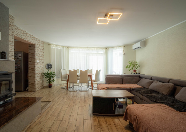 Na predaj 5-izbový rodinný dom v obci Dvorníky