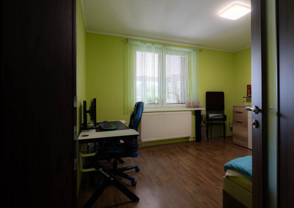 Na predaj 5-izbový rodinný dom v obci Dvorníky