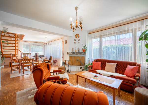 Na predaj 6-izbový rodinný dom v obci Podkriváň