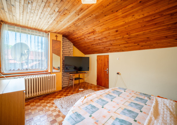 Na predaj 6-izbový rodinný dom v obci Podkriváň