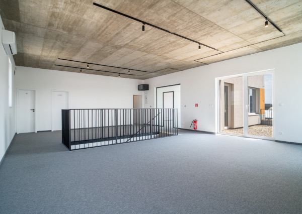 Na prenájom jedno podlažie polyfunkcie na Zavarskej ulici v Trnave