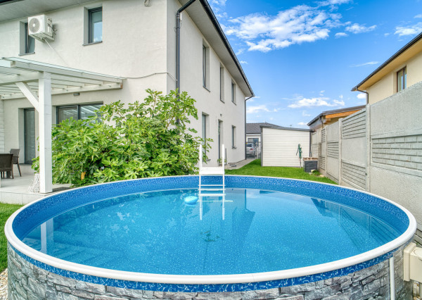 Na predaj 3-izbový prízemný byt v Trstenej na Ostrove