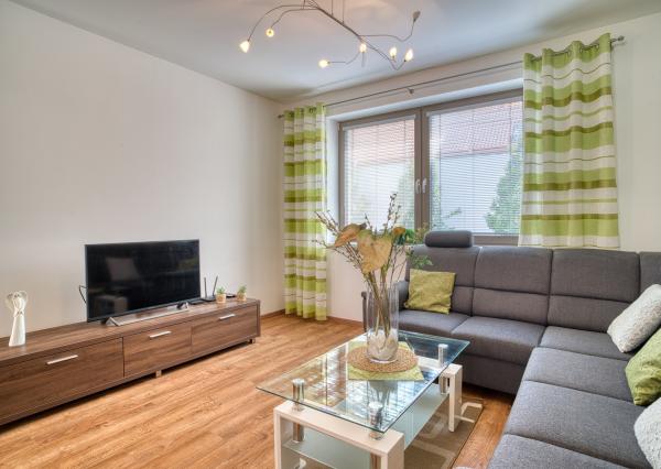 Na prenájom kompletne zariadený 2-izbový byt v centre Trnavy