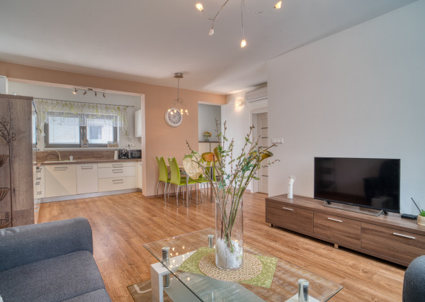 Na prenájom kompletne zariadený 2-izbový byt v centre Trnavy