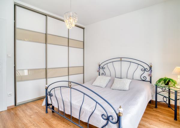 Na prenájom kompletne zariadený 2-izbový byt v centre Trnavy