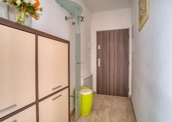 Na prenájom kompletne zariadený 2-izbový byt v centre Trnavy