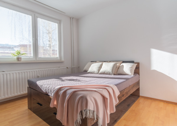 REZERVOVANÉ: Na predaj 2-izbový byt v príjemnej lokalite Popradu