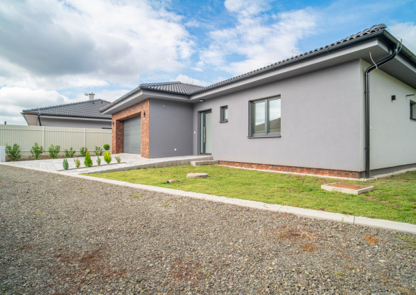 Na predaj 4-izbová novostavba s dvojgarážou v Suchohrade