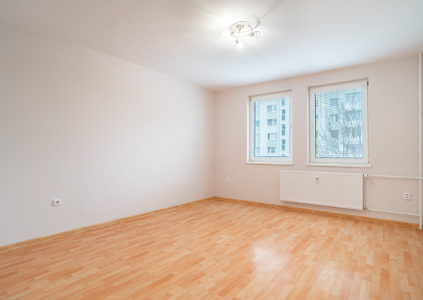 Na predaj priestranný 2-izbový byt vo vyhľadávanej časti v Trnave