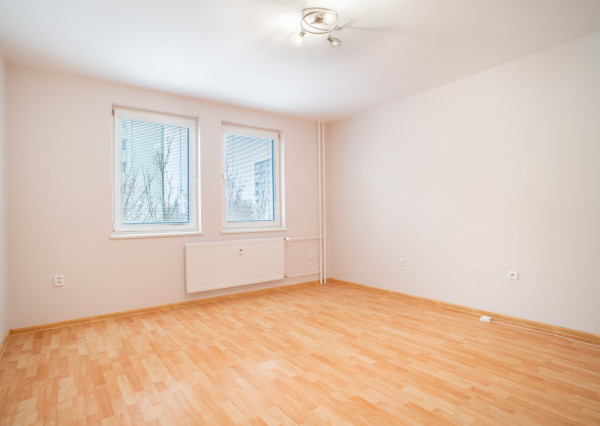 Na predaj priestranný 2-izbový byt vo vyhľadávanej časti v Trnave