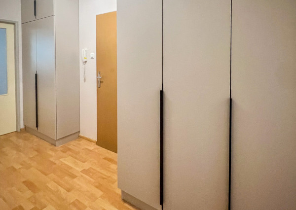 Na predaj priestranný 2-izbový byt vo vyhľadávanej časti v Trnave