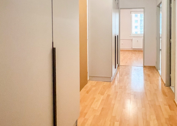 Na predaj priestranný 2-izbový byt vo vyhľadávanej časti v Trnave