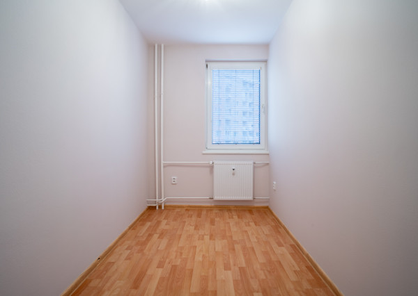 Na predaj priestranný 2-izbový byt vo vyhľadávanej časti v Trnave