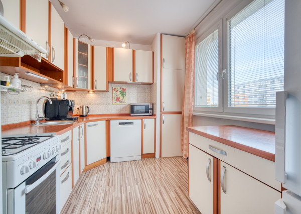 Na prenájom 4-izbový byt v Podunajských Biskupiciach