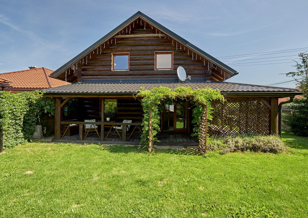 Na predaj čiastočne zariadený dom v Župčanoch