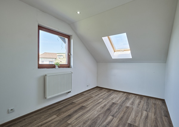 Na predaj čiastočne zariadený dom v Župčanoch