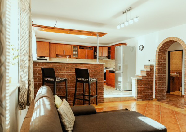 Na prenájom štýlový 4-izbový rodinný dom v Trenčíne